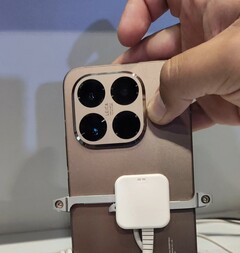 Dit lijkt een van de Xiaomi 15T-telefoons te zijn. (Afbeelding Bron: Gadgetsdata)