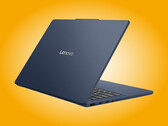 De IdeaPad 14AKP12 is verkrijgbaar in meerdere kleuren.