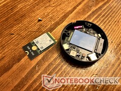 De SSD is eenvoudig te verwisselen.