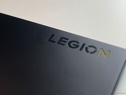 Onderstreepte Legion belettering