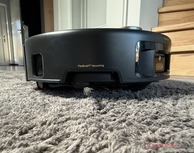 Het chassis kan iets omhoog komen op tapijt