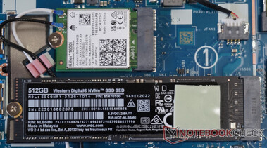 De SSD controller wordt passief gekoeld op de behuizing
