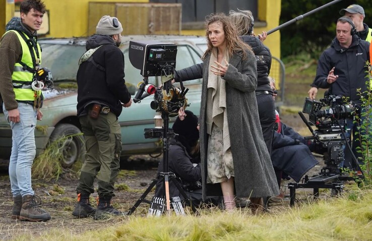Een behind-the-scenes foto van de set van de '28 Years Later' film. Ziet u de iPhone opstelling aan de rechterkant? (Afbeeldingsbron: WIRED)