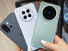 De OnePlus 13T naast de Oppo Find X8s en Vivo X200 Pro mini. (Afbeeldingsbron: via OnePlusClub)