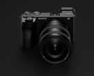 Sony richt zich met de nieuwe Alpha 6700 op videomakers en hybride fotografen die waarde hechten aan een kleine vormfactor maar niet willen inleveren op prestaties of ergonomie. (Afbeelding bron: Sony)