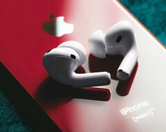 De derde generatie Apple AirPods Pro kan naar verluidt hartslag en huidtemperatuur meten. (Afbeeldingsbron: Omid Armin)