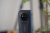 De Insta360 X6 is uitgerust met een paar grotere 1/1,1-inch sensoren