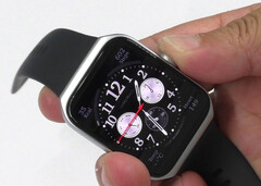 De Oppo Watch 3 zal beschikbaar zijn in ten minste twee kleuren. (Afbeelding bron: @evleaks)