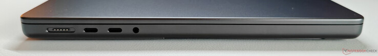 Links: MagSafe, 2x USB-C 4.0 met Thunderbolt 4 (40 Gbit/s, DisplayPort ALT-modus, Power Delivery), 3,5 mm audio