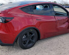 De Model Y 2026 heeft al een groot ongeluk gehad zonder schade aan de passagierskooi. (Afbeelding bron: Copart)