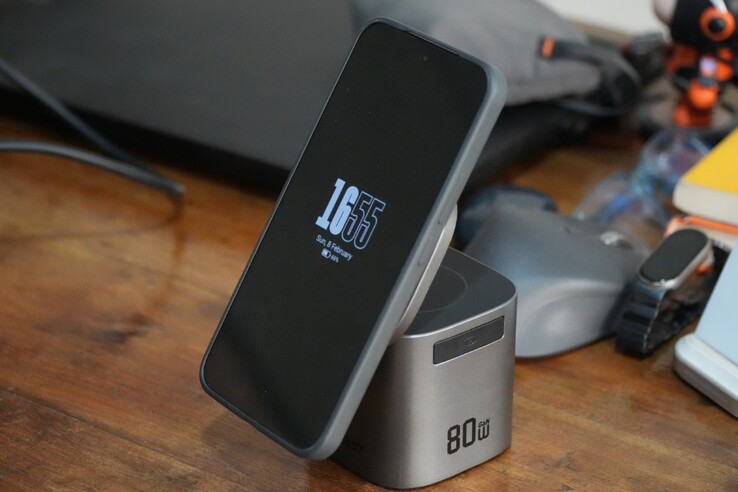 AceFast 6-in-1 oplaadstation van 80 W ondersteunt draadloos opladen van 15 W