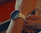 Nieuwe Amazfit Active 2 smartwatch bandjes, waaronder een metalen optie (afgebeeld), zouden onderweg kunnen zijn. (Afbeeldingsbron: Amazfit via Instagram)