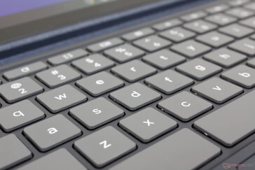 De vlakke toetsenbordvoet kan niet in een hoek worden gezet, in tegenstelling tot het Surface Pro-toetsenbord of het HP Chromebook x2 11-toetsenbord