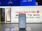 Met een diagonaal van 7,5 inch is de Nubia Neo 5 Max ongetwijfeld een handvol.