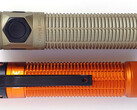 Olight Baton Ultra (boven) en Baton 4 Pro zaklampen.