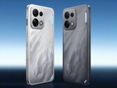 De Oppo K15 is verkrijgbaar in de kleuren Speed White en Gale Grey
