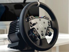 Logitech G RS50 systeem met de RS50 wielbasis, RS wielnaaf, velg en bureauklem. (Afbeeldingsbron: Logitech)