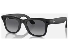 Zwarte Ray-Ban Meta Gen 2, van voren afgebeeld op een witte achtergrond, met camera en opnamelampje in de voorste hoeken