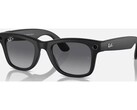 Zwarte Ray-Ban Meta Gen 2, van voren afgebeeld op een witte achtergrond, met camera en opnamelampje in de voorste hoeken