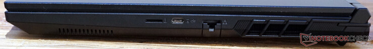 Rechts: microSD, USB-C (10 Gb/s, DP), Gigabit LAN