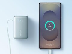 Anker&#039;s Nano Power Bank (10K, 45W, Ingebouwde intrekbare USB-C kabel) is nu verkrijgbaar in het groen (op de foto). (Afbeeldingsbron: Anker)