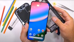 De teardown-expert is behoorlijk onder de indruk van de internals van de Google Pixel 10 Pro XL. (Afbeeldingsbron: JerryRigEverything)