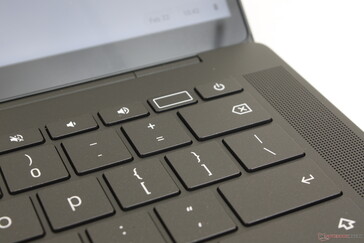 De vingerafdruklezer en aan/uit-knop zijn gescheiden in tegenstelling tot de meeste andere laptops.