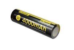 De NL1840R-batterij beschikt over een USB-poort om op te laden