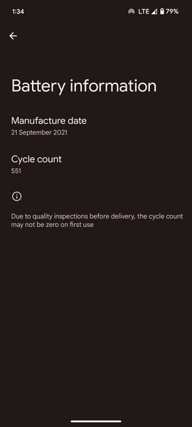 De nieuw toegevoegde pagina Batterij-informatie op Pixel-telefoons toont het aantal laadcycli