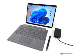 De Surface Pro 9 5G zou een herontworpen chassis kunnen hebben van de Surface Pro 8 van vorig jaar. (Beeldbron: NotebookCheck)