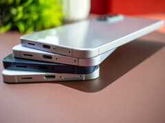 De Samsung Galaxy A57 is slechts 6,9 mm dik.