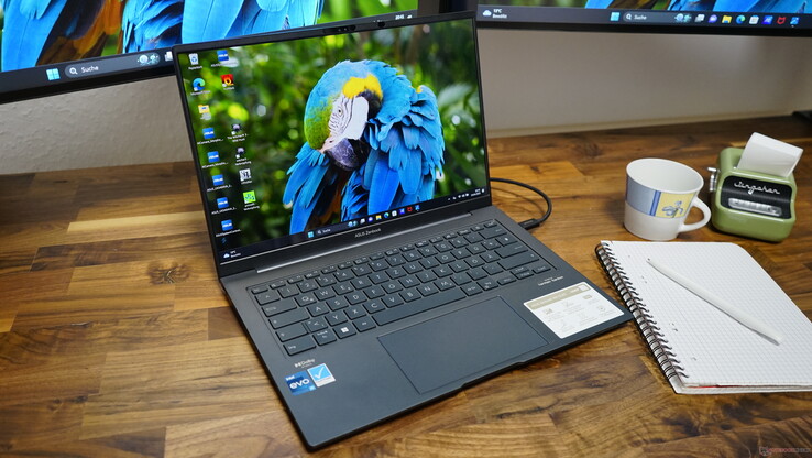 Asus Zenbook 14X UX3404V met kleurrijk OLED-scherm