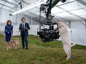 Om de aparte, op de jaren '70 geïnspireerde esthetiek van de show te bereiken, werden de camerabody's gecombineerd met Panavision C Series anamorphic lenzen. (Afbeeldingsbron: Apple TV+)