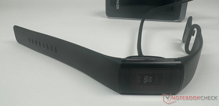Fitbit Charge 6 opladen