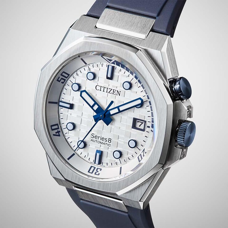 De wijzerplaat heeft een getextureerd Japans dambordpatroon