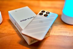 De Motorola Edge 70 Plus biedt een geweldige batterijduur, maar voelt op andere vlakken uitgekleed aan.