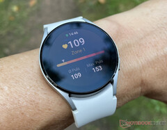 De Galaxy Watch4-serie komt nu in aanmerking voor de eerste grote OS-update en de tweede belangrijke wijziging van de One UI Watch-versie. (Afbeeldingsbron: Notebookcheck)