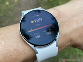 De Galaxy Watch4-serie komt nu in aanmerking voor de eerste grote OS-update en de tweede belangrijke wijziging van de One UI Watch-versie. (Afbeeldingsbron: Notebookcheck)