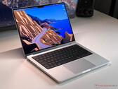 Applede huidige MacBook Pro-generatie gaat nu naar verluidt een paar maanden langer mee dan eerder werd verwacht, M4 MacBook Pro 14 afgebeeld. (Afbeeldingsbron: Notebookcheck)