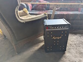 Marshall Bromley 450 in een oude schuur met een leunstoel