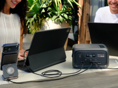 De Bluetti Elite 10 heeft een 128 Wh batterij (Afbeelding bron: Bluetti)