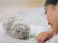 Casio's Moflin kan naar verluidt 4 miljoen verschillende persoonlijkheidskenmerken en gedragingen uitdrukken. (Afbeeldingsbron: Casio via YouTube)