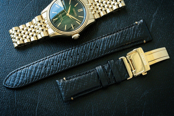 Vanuit dit perspectief krijgt het Seiko Presage Classic x Tradman's Bonsai-horloge een heel andere uitstraling.
