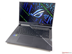 Het testen van de Asus ROG Strix Scar 17 2022. Testunit geleverd door Asus Duitsland.