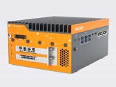 Veel poorten en ruimte voor een SFF desktop-grade professionele GPU. (Afbeelding Bron: Onlogic)