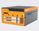 Veel poorten en ruimte voor een SFF desktop-grade professionele GPU. (Afbeelding Bron: Onlogic)