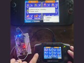 Een microcontroller die een GBA met een Nintendo Switch 2 verbindt, waardoor Pokémon tussen beide apparaten kan worden overgedragen