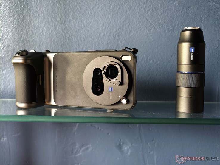 U moet de Vivo X300 Pro 180° draaien om de hendel als ontspanknop voor de camera te gebruiken in plaats van de sneltoets