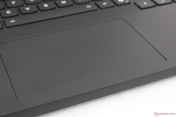 Lelijke vingerafdrukken hopen zich snel op over de palmsteunen, toetsen en het clickpad