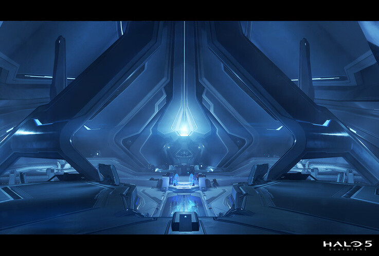 Een enorme binnenkamer in Halo 5: Guardians benadrukt de schaal door torenhoge Forerunner-vormen, reflecterende oppervlakken en een ingetogen blauw-wit palet.